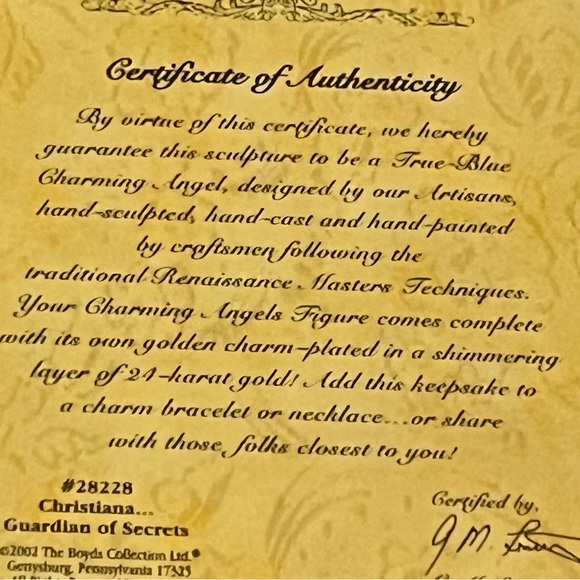 Christiana Guardian of Secrets Sculpted Pendant The Charming Angels Collection - Picture 9 of 10